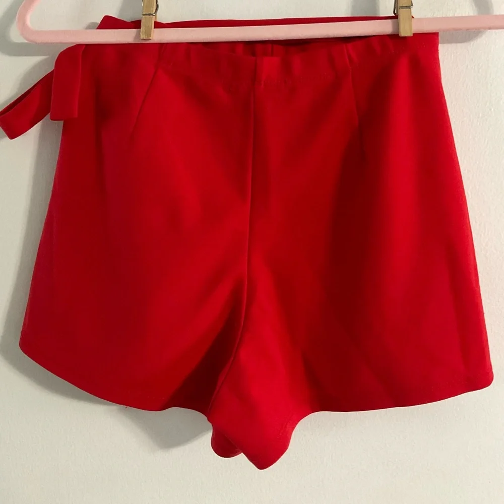 Red skort - Picture 3 of 4